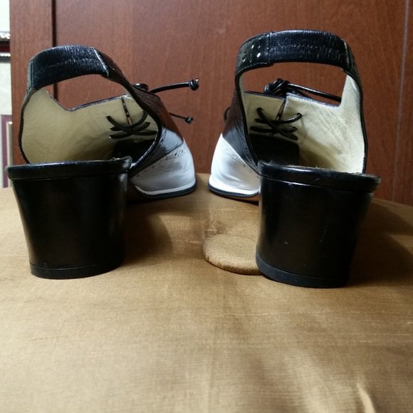 Joan & David   Spectator Wingtip Slingback - Picture 8 of 8